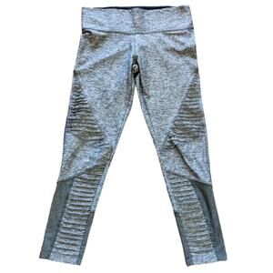 PINK Victoria's Secret Ultimate leggings cropped gray size XS